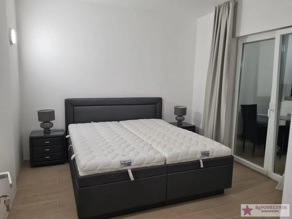 Sale, four bedroom apartment, 145m², Savski Venac, Beograd