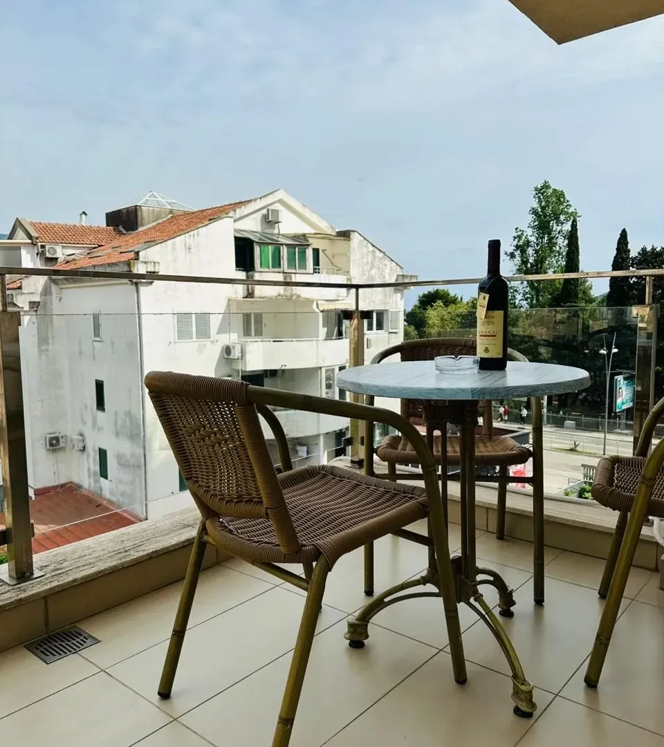 Sale, two bedroom apartment, 86m², Slovenska Plaža, Budva