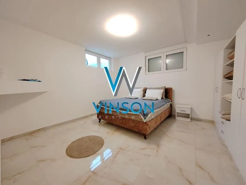Izdavanje, trosoban stan, 100m², Petrovaradin, Novi Sad