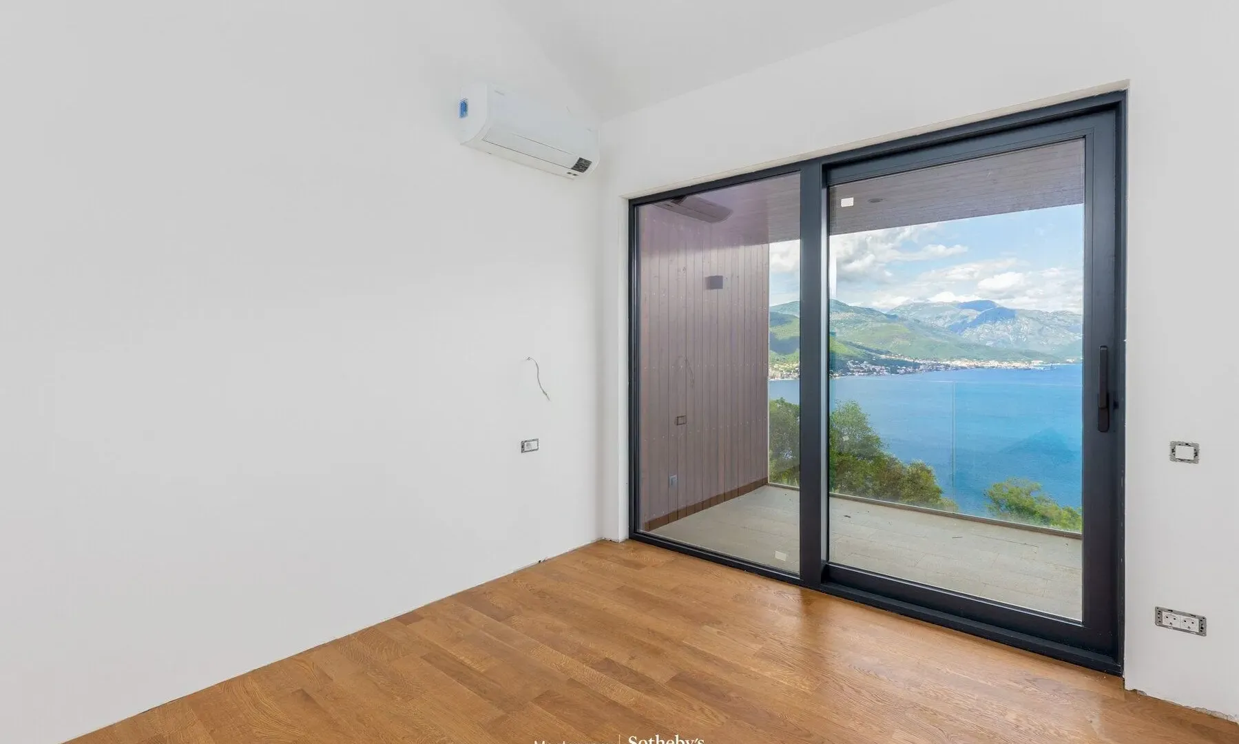 Prodaja, stan, 339m², Tivat, Crna Gora