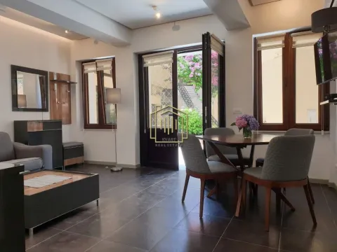 Izdavanje, poslovni prostor, 57m², Centar, Kotor - image 5