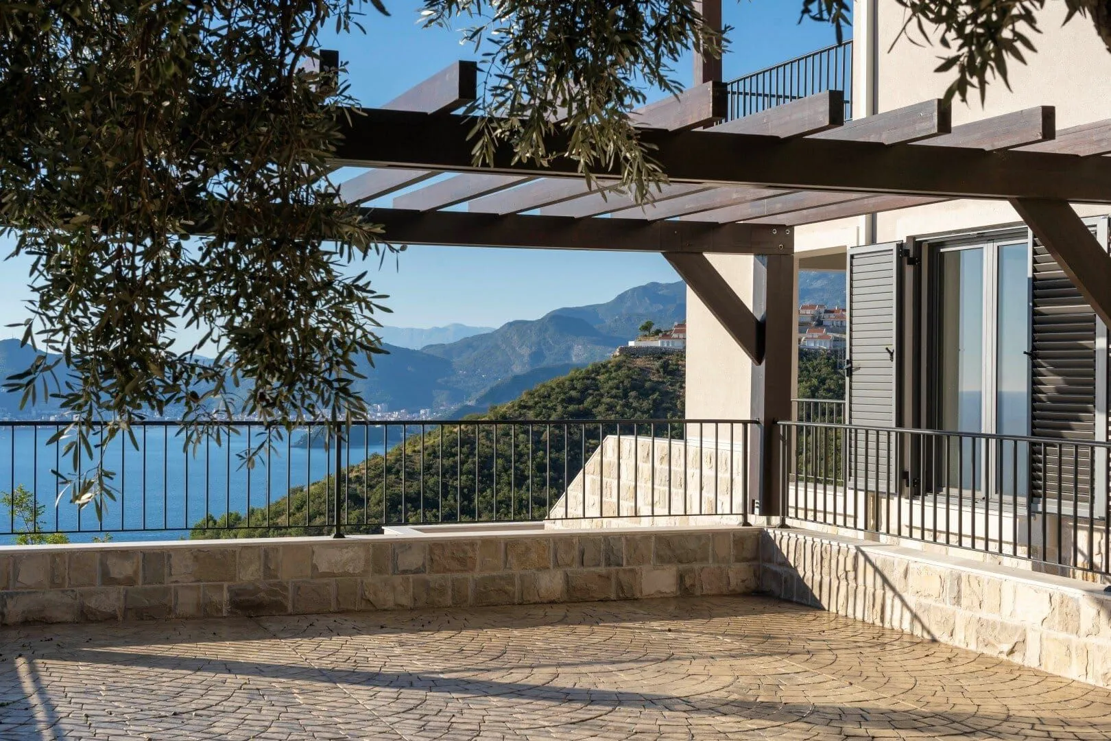 Sale, house, 420m², Blizikuće, Budva