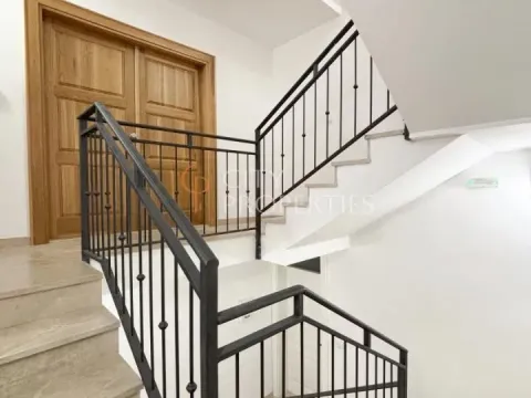 Izdavanje, poslovni prostor, 120m², Centar, Podgorica - image 12