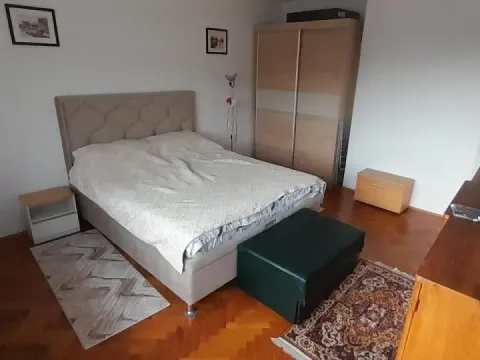 Izdavanje, dvosoban stan, 60m², Savski Venac, Beograd