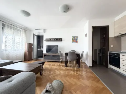 Rent, one bedroom apartment, 50m², Blok 9, Podgorica - image 2
