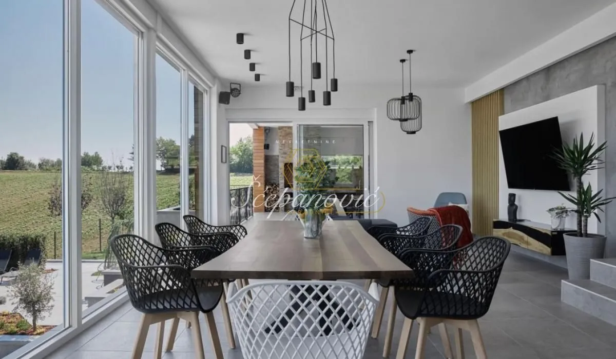 Rent, house, 295m², Sremski Karlovci, Novi Sad