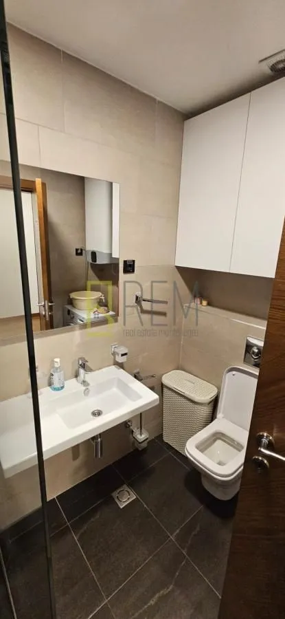 Izdavanje, jednosoban stan, 48m², Ljubović, Podgorica