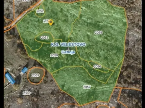 Zemljište in Velestovo