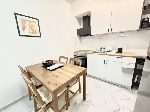 Sale, one bedroom apartment, 34m², Bečići, Budva - image 5