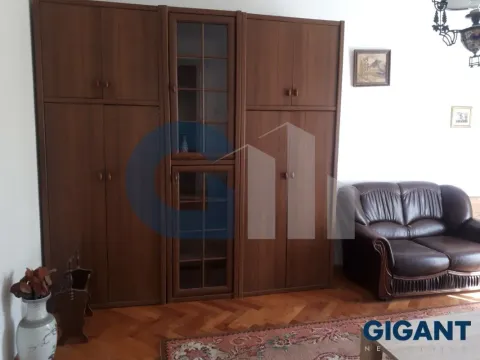 Izdavanje, trosoban stan, 70m², Vračar, Šid - image 2