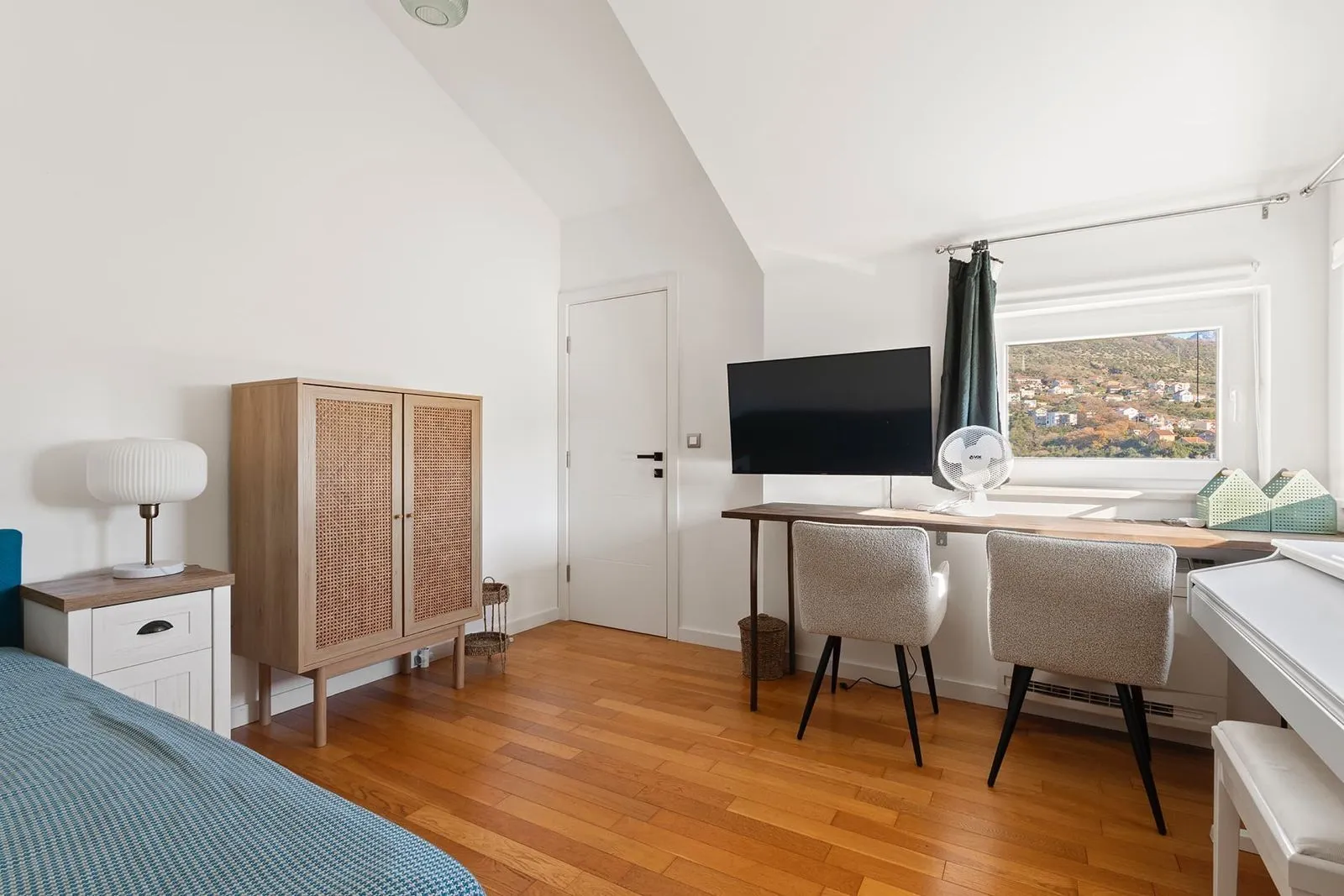 Prodaja, dvosoban stan, 68m², Tivat, Crna Gora