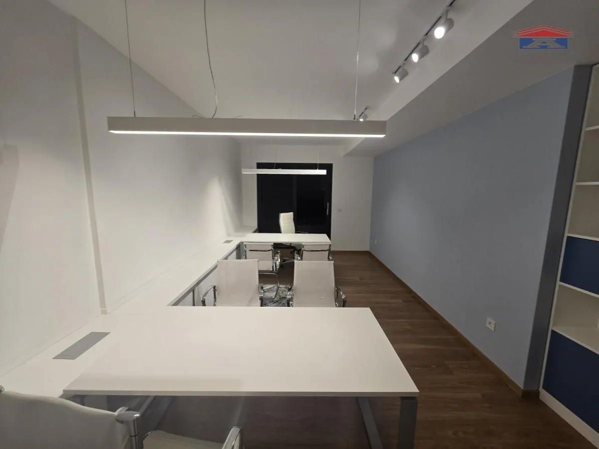 Prodaja, trosoban stan, 101m², Centar, Novi Sad