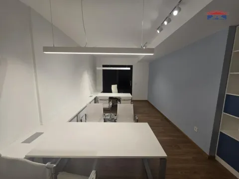 Prodaja, trosoban stan, 101m², Centar, Novi Sad - image 9