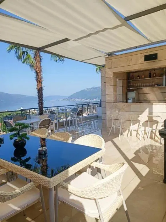 Prodaja, dvosoban stan, 50m², Tivat, Crna Gora