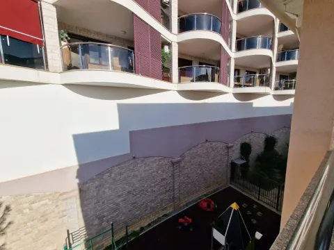 Izdavanje, jednosoban stan, 90m², Bečići, Budva - image 11