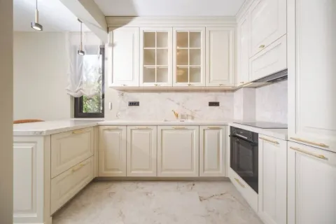 Sale, three bedroom apartment, 170m², Lastva Grbaljska, Kotor - image 3