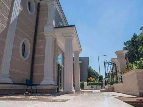 Izdavanje, kuća, 1400m², Savski Venac, Beograd - image 5