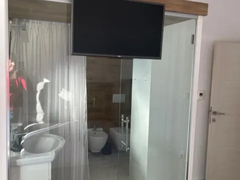 Izdavanje, dvosoban stan, 73m², Centar, Tivat - image 5