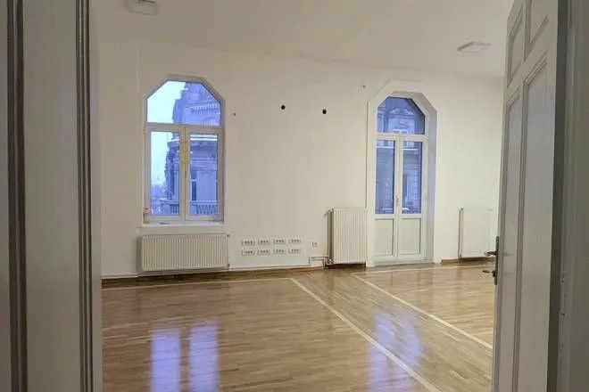 Rent, four bedroom apartment, 80m², Stari Grad, Beograd