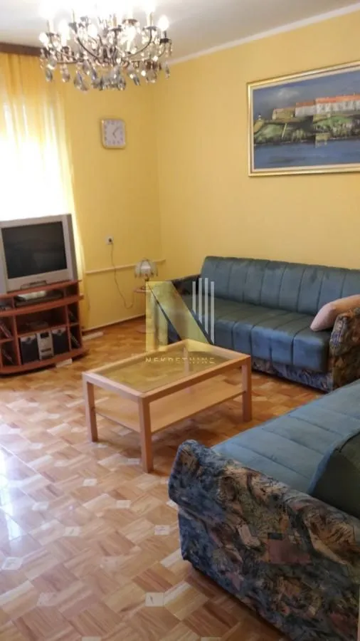 Izdavanje, dvosoban stan, 62m², Podbara, Novi Sad Sve Podlokacije