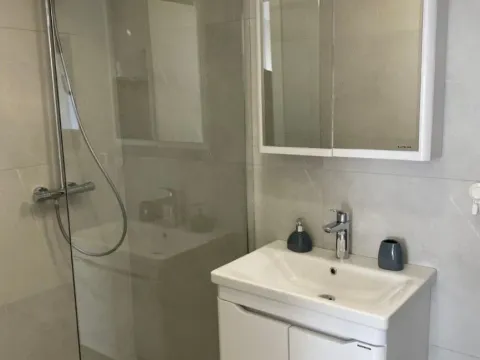 Rent, two bedroom apartment, 70m², Gradiošnica, Tivat - image 7