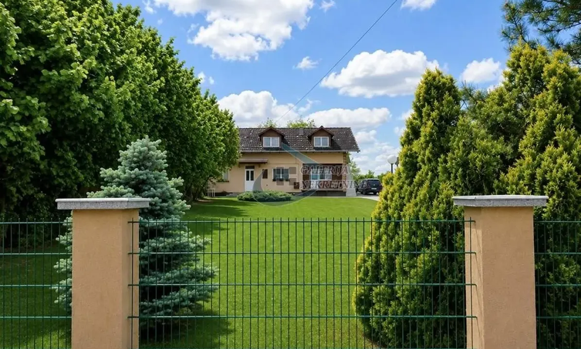Sale, house, 290m², Centar, Inđija