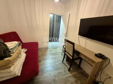 Izdavanje, trosoban stan, 57m², Bogoslovija, Palilula Sve Podlokacije - image 5