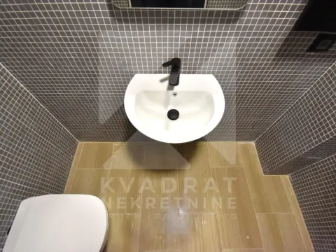 Izdavanje, poslovni prostor, 111m², Vezirov Most, Podgorica - image 17