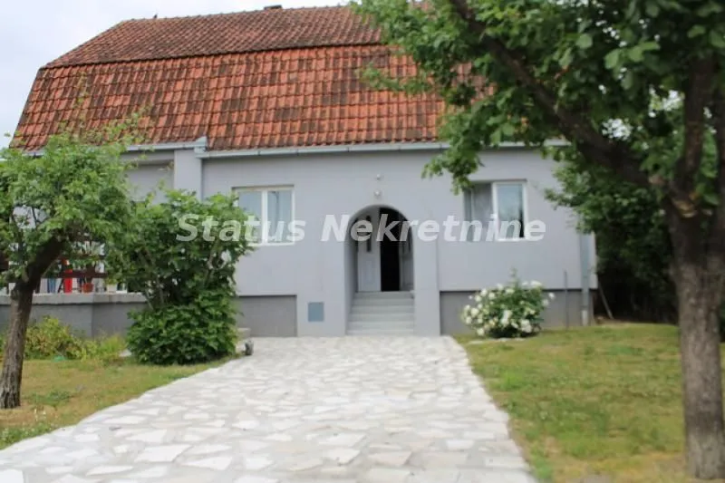 Prodaja, kuća, 242m², Novo naselje, Novi Sad