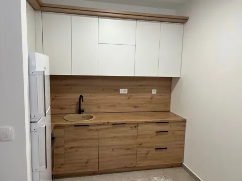 Izdavanje, jednosoban stan, 50m², New City, Podgorica - image 5