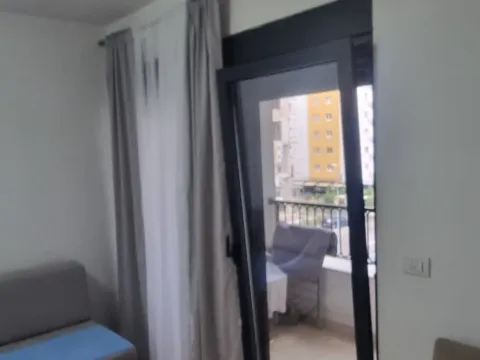 Izdavanje, garsonjera, 34m², Pobrežje, Podgorica - image 5