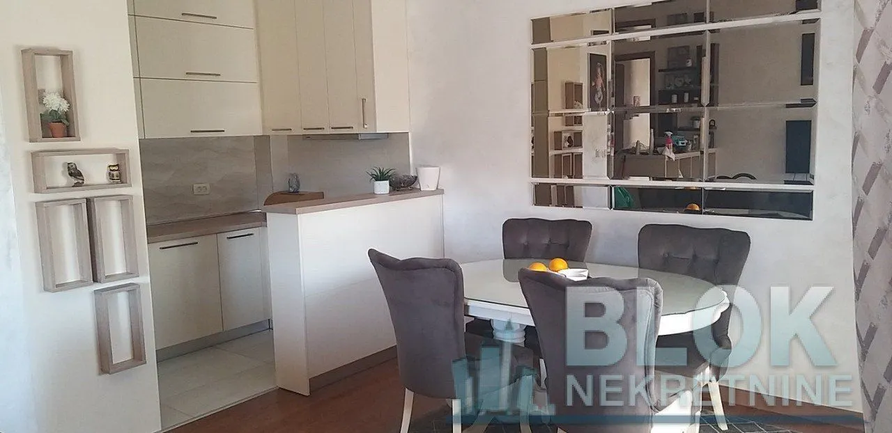Izdavanje, trosoban stan, 85m², Centar, Podgorica