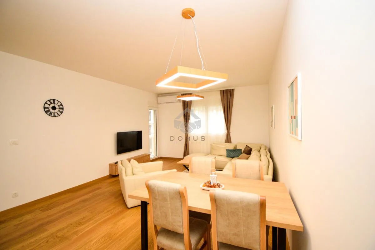 Izdavanje, dvosoban stan, 75m², City Kvart, Podgorica
