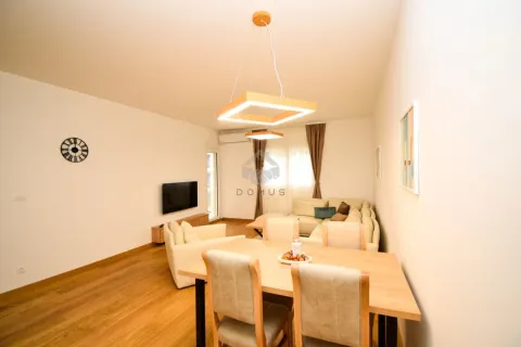Izdavanje, dvosoban stan, 75m², City Kvart, Podgorica - image 5