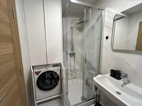 Izdavanje, jednosoban stan, 48m², New City, Podgorica - image 12