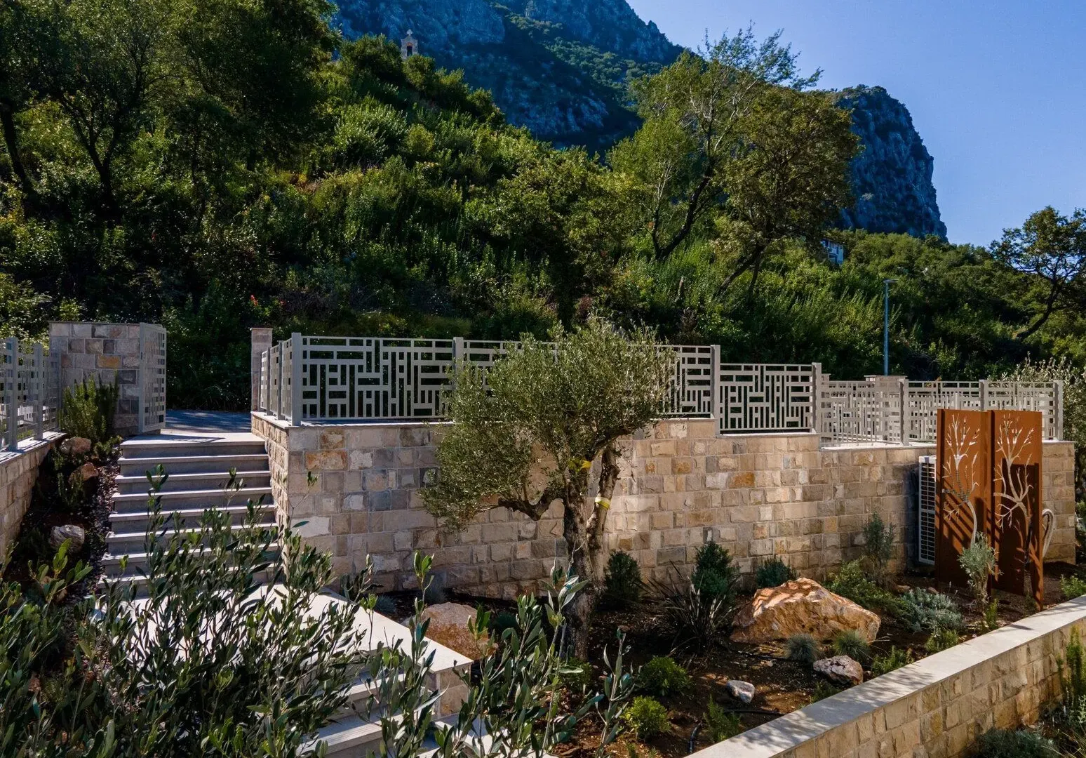 Sale, house, 400m², Tudorovići, Budva