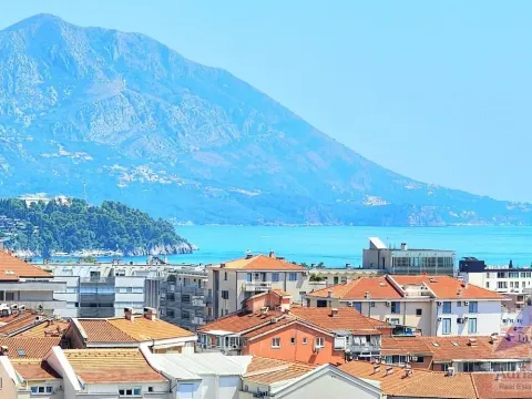 Prodaja, trosoban stan, 130m², Podkošljun, Budva