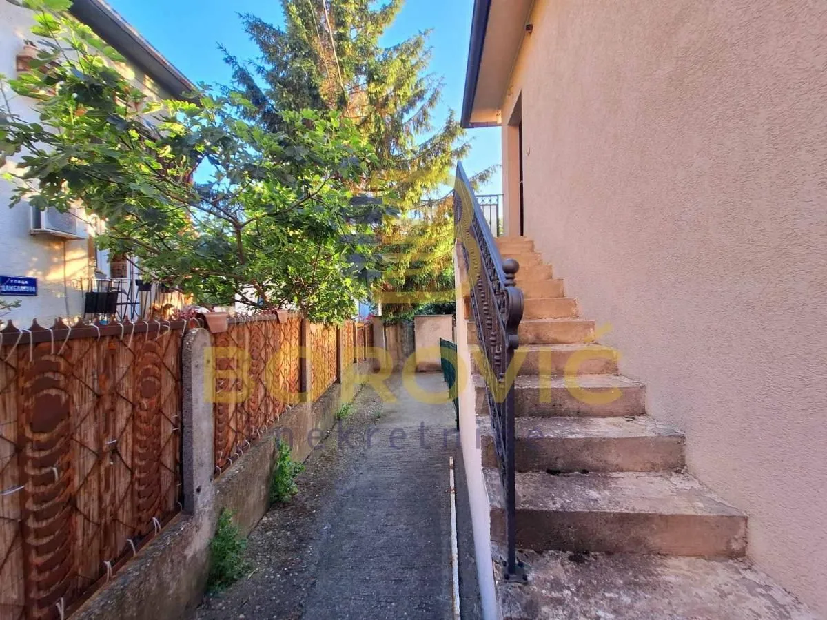 Sale, two bedroom apartment, 71m², Voždovac Sve Podlokacije, Beograd