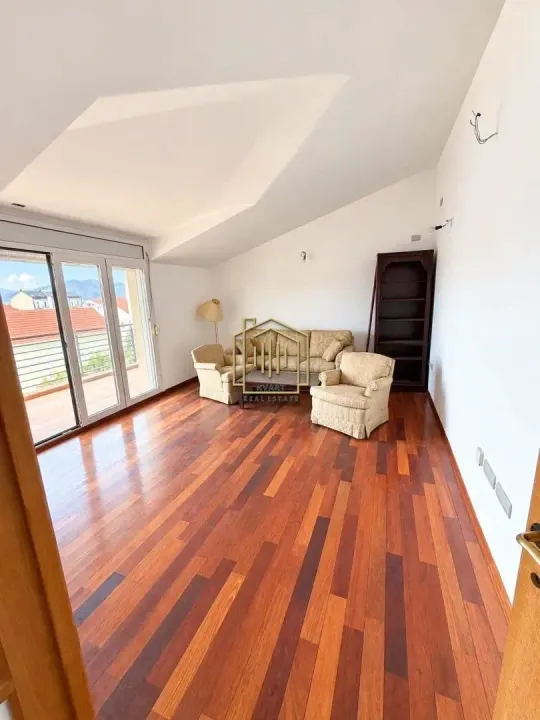 Rent, four bedroom apartment, 139m², Dalmatinska ulica, Podgorica