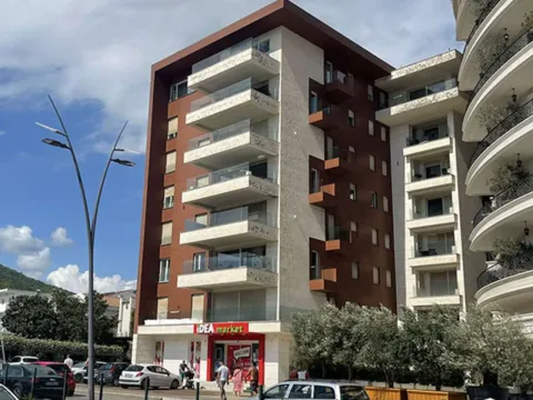 Sale, two bedroom apartment, 105m², Centar, Budva - image 1