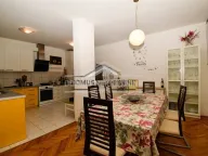 Izdavanje, trosoban stan, 120m2, Gorica C, Podgorica