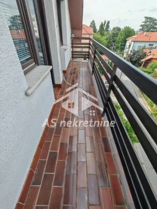 Izdavanje, kuća, 360m², Voždovac Sve Podlokacije, Beograd