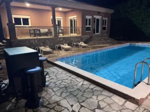 Izdavanje, kuća, 330m², Zeta, Podgorica - image 9