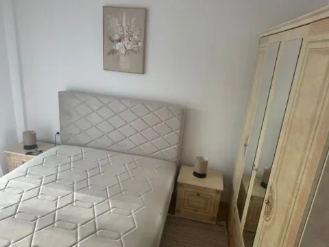 Izdavanje, dvosoban stan, 65m², Centar, Tivat - image 2