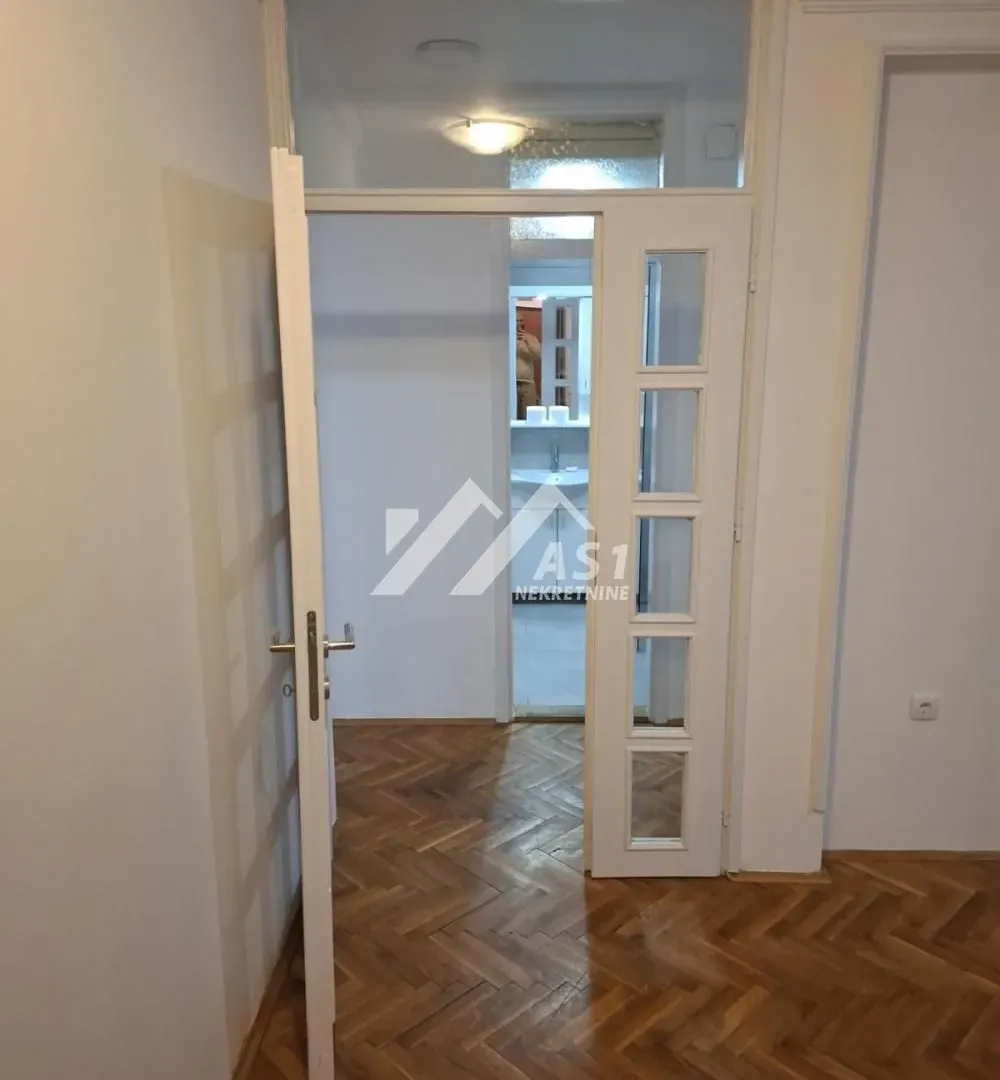 Izdavanje, četvorosoban stan, 96m², Rotkvarija, Novi Sad Sve Podlokacije