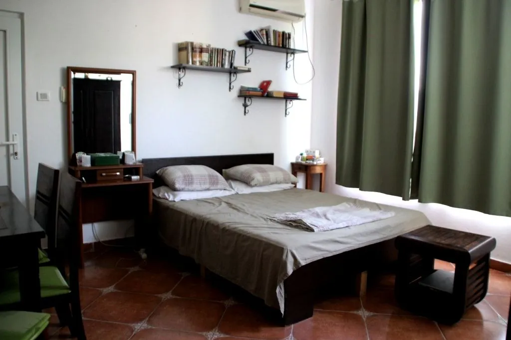 Izdavanje, kuća, 250m², Tološi, Podgorica