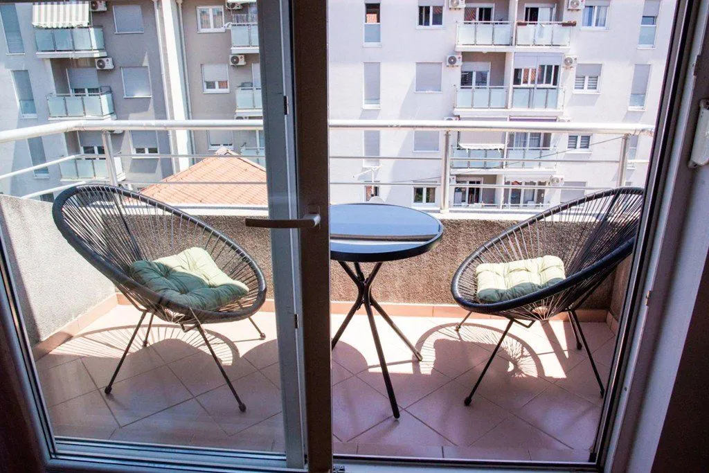 Izdavanje, jednosoban stan, 55m², Ljubović, Podgorica
