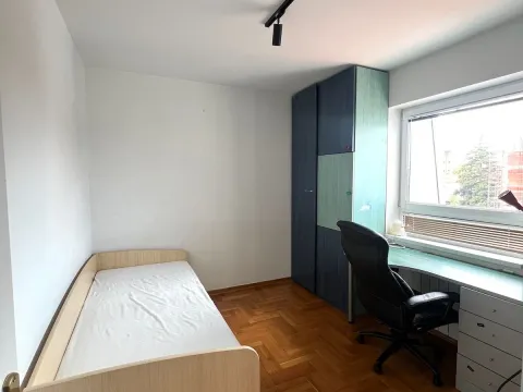 Izdavanje, trosoban stan, 65m², Vračar Sve Podlokacije, Beograd - image 9