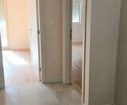 Prodaja, jednosoban stan, 49m², Central Point, Podgorica - image 3