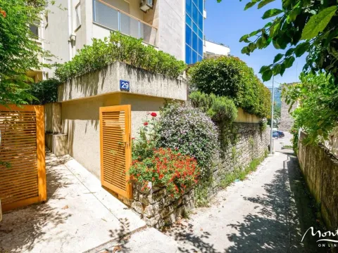 Prodaja, dvosoban stan, 75m², Budva, Crna Gora - image 25